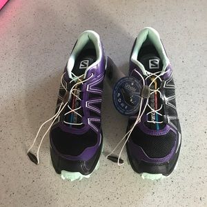Salomon hiking running shoes bnwt